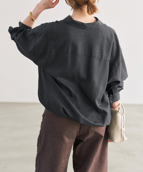 Spick & Span(スピックアンドスパン)の「CU/PEヘムギャザーシャツ(シャツ/ブラウス・レディース・ブラウン/チャコールグレー/マルチ・FREE)」の4枚目の写真