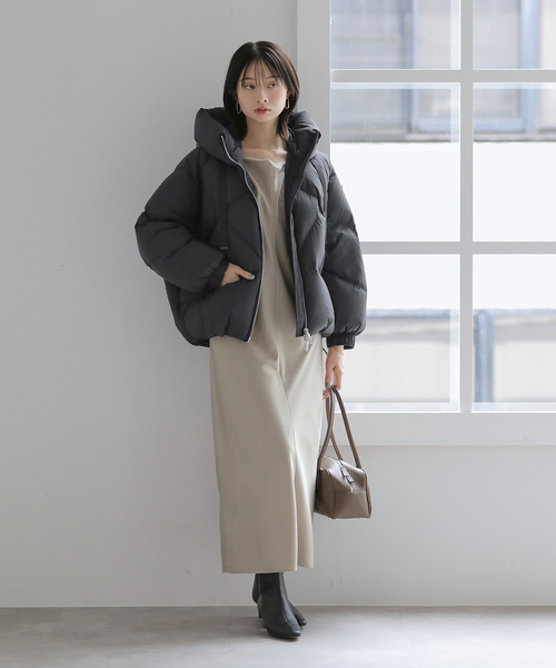La TOTALITE(ラトータリテ)の「DUNO/デュノ PEGGIE(ダウンジャケット/コート・レディース・ベージュ/ブラック/グリーン・SMALL/MEDIUM/X-SMALL)」の4枚目の写真