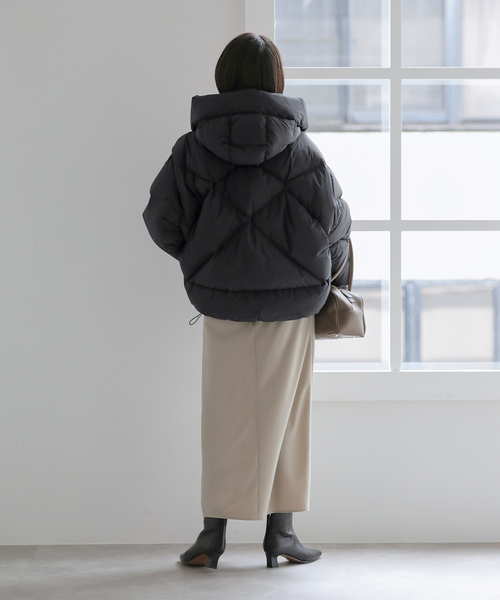 La TOTALITE(ラトータリテ)の「DUNO/デュノ PEGGIE(ダウンジャケット/コート・レディース・ベージュ/ブラック/グリーン・SMALL/MEDIUM/X-SMALL)」の6枚目の写真