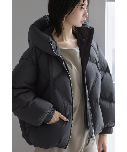 La TOTALITE(ラトータリテ)の「DUNO/デュノ PEGGIE(ダウンジャケット/コート・レディース・ベージュ/ブラック/グリーン・SMALL/MEDIUM/X-SMALL)」の7枚目の写真