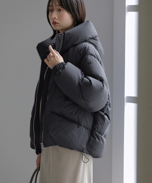 La TOTALITE(ラトータリテ)の「DUNO/デュノ PEGGIE(ダウンジャケット/コート・レディース・ベージュ/ブラック/グリーン・SMALL/MEDIUM/X-SMALL)」の8枚目の写真