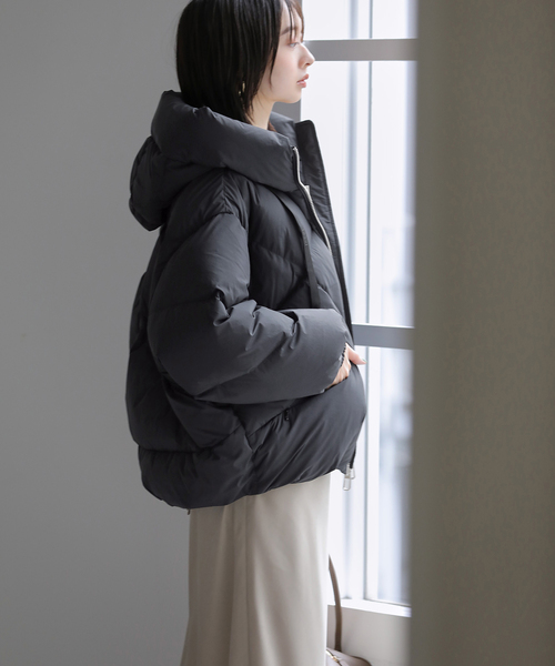 La TOTALITE(ラトータリテ)の「DUNO/デュノ PEGGIE(ダウンジャケット/コート・レディース・ベージュ/ブラック/グリーン・SMALL/MEDIUM/X-SMALL)」の9枚目の写真