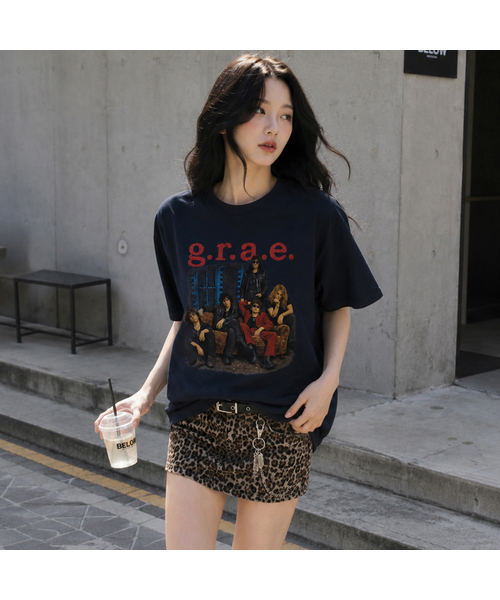 GRAVER ORDINARY（グレイバーオーディナリー）の「[ODNR UNISEX]5ガイズ半袖Tシャツ_5カラー（Tシャツ/カットソー・レディース・ホワイト/チャコールグレー/ネイビー/サンドベージュ/ブラック・SMALL/LARGE/MEDIUM）」の5枚目の写真