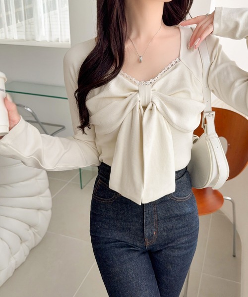mily bilet（ミウィビレット）の「【mily bilet】一枚でときめく、主役級ビッグリボン×繊細レースで大人ガーリーに♪リボンレーストップス（長袖）（Tシャツ/カットソー・レディース・チャコール/バーガンディー/アイボリー・LARGE/MEDIUM/SMALL/X-LARGE）」の10枚目の写真