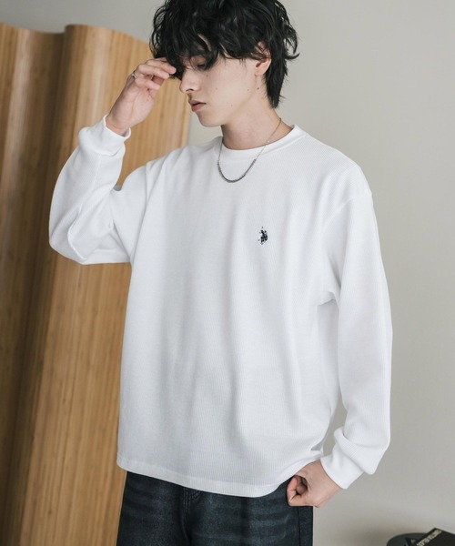 U.S. POLO ASSN.(ユーエスポロアッスン)の「U.S. POLO ASSN. ユーエスポロアッスン サーマルワンポイントロゴ刺繍クルーネック長袖Tシャツ/ワッフルカットソー(Tシャツ/カットソー・メンズ・ベージュ/ホワイト/ブラック/チャコール/グレー/ネイビー・M/XL/L)」の2枚目の写真