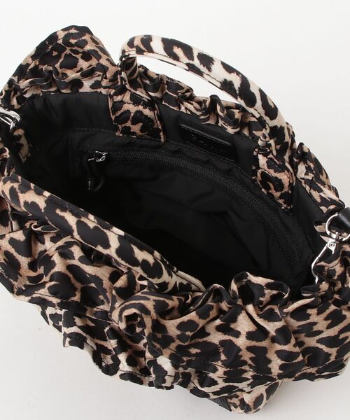 GANNI（ガニー）の「GANNI / ガニー：【レディース】Mini Shopper Ruffle Print：B2040010[ANN]（ハンドバッグ・レディース・レオパード・FREE）」の4枚目の写真