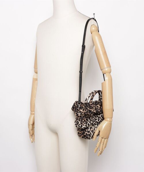 GANNI（ガニー）の「GANNI / ガニー：【レディース】Mini Shopper Ruffle Print：B2040010[ANN]（ハンドバッグ・レディース・レオパード・FREE）」の5枚目の写真