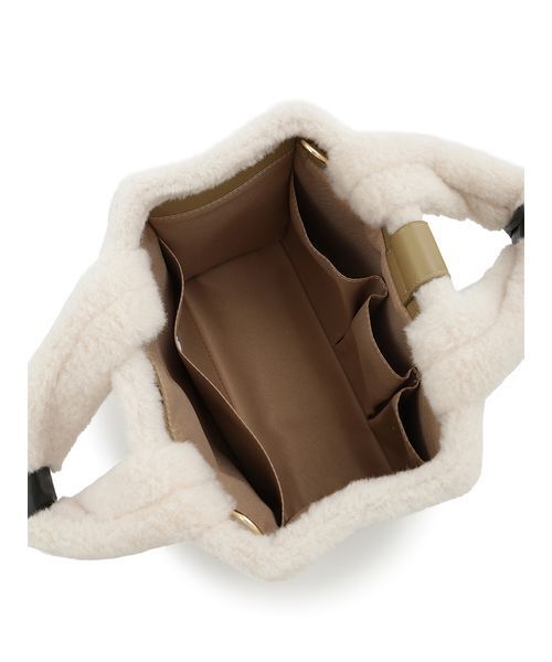 FURFUR(ファーファー)の「【WEB・一部店舗限定カラー】ムートンロゴトートバッグ(トートバッグ・レディース・ブラック/ホワイト/ピンク/アイボリー/ベージュ・F)」の11枚目の写真