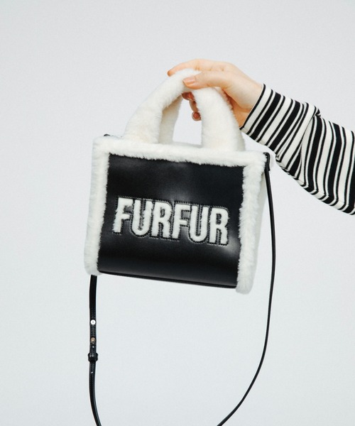 FURFUR(ファーファー)の「【WEB・一部店舗限定カラー】ムートンロゴトートバッグ(トートバッグ・レディース・ブラック/ホワイト/ピンク/アイボリー/ベージュ・F)」の4枚目の写真