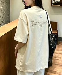 オーバーサイズ刺繍Tシャツ