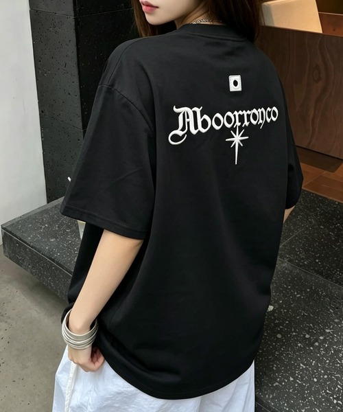BLoomMe(ブルームミー)の「オーバーサイズ刺繍Tシャツ(Tシャツ/カットソー・レディース・ベージュ/ブラック・M/L)」の2枚目の写真