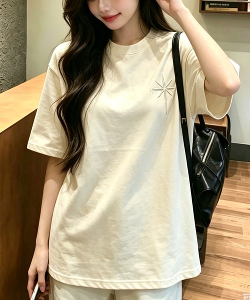 BLoomMe(ブルームミー)の「オーバーサイズ刺繍Tシャツ(Tシャツ/カットソー・レディース・ベージュ/ブラック・M/L)」の19枚目の写真