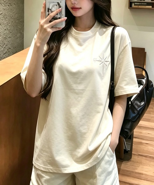 BLoomMe(ブルームミー)の「オーバーサイズ刺繍Tシャツ(Tシャツ/カットソー・レディース・ベージュ/ブラック・M/L)」の16枚目の写真