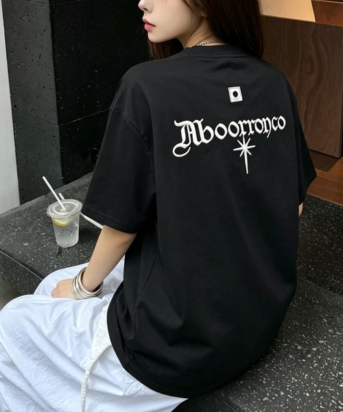 BLoomMe(ブルームミー)の「オーバーサイズ刺繍Tシャツ(Tシャツ/カットソー・レディース・ベージュ/ブラック・M/L)」の6枚目の写真