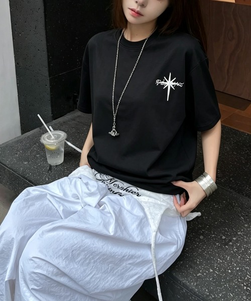 BLoomMe(ブルームミー)の「オーバーサイズ刺繍Tシャツ(Tシャツ/カットソー・レディース・ベージュ/ブラック・M/L)」の7枚目の写真