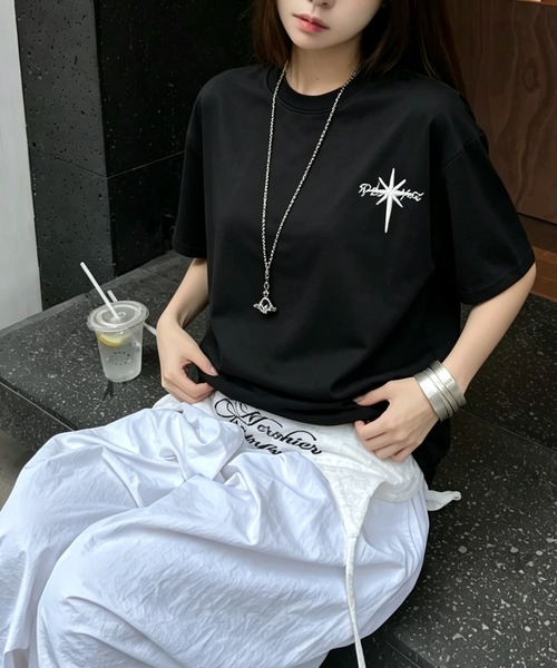 BLoomMe(ブルームミー)の「オーバーサイズ刺繍Tシャツ(Tシャツ/カットソー・レディース・ベージュ/ブラック・M/L)」の11枚目の写真