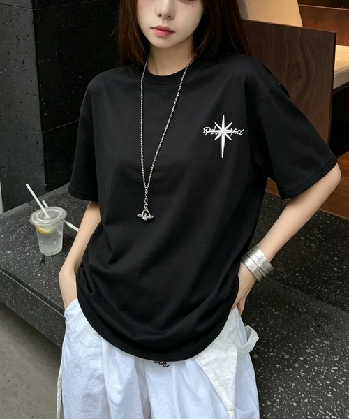 BLoomMe(ブルームミー)の「オーバーサイズ刺繍Tシャツ(Tシャツ/カットソー・レディース・ベージュ/ブラック・M/L)」の12枚目の写真