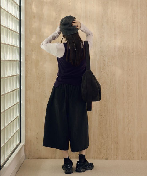 LAULEN(ローレン)の「belted asymmetric knit vest /ベルト付きアシンメトリーニットベスト(ベスト・レディース・グレー/パープル/ブラック/カーキ/アイボリー・FREE)」の22枚目の写真