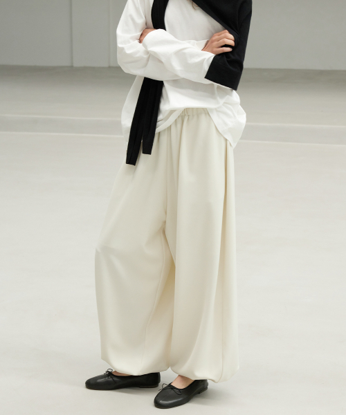LEVAR(レバー)の「Relaxed Drape Pants - Cream(スウェットパンツ・レディース・その他・FREE)」の1枚目の写真