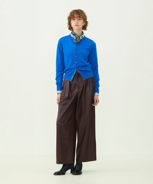 MACPHEE(マカフィー)の「【WEB先行予約】レザーライク タックテーパードパンツ(その他パンツ・レディース・イエロー/ボルドー・34/36)」の3枚目の写真