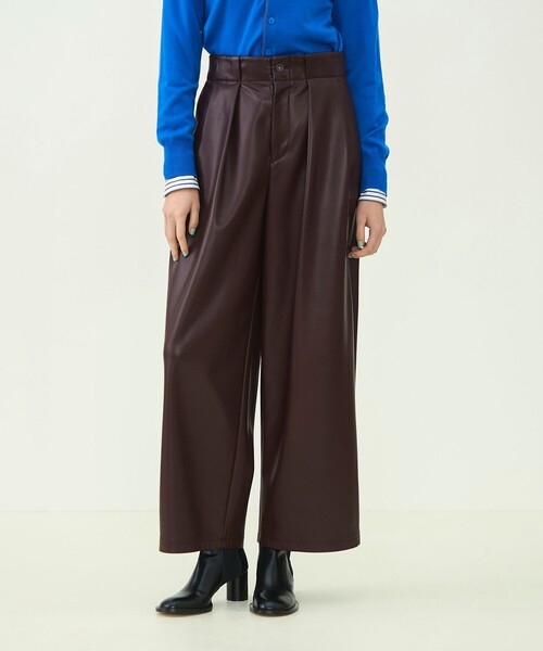 MACPHEE(マカフィー)の「【WEB先行予約】レザーライク タックテーパードパンツ(その他パンツ・レディース・イエロー/ボルドー・34/36)」の4枚目の写真