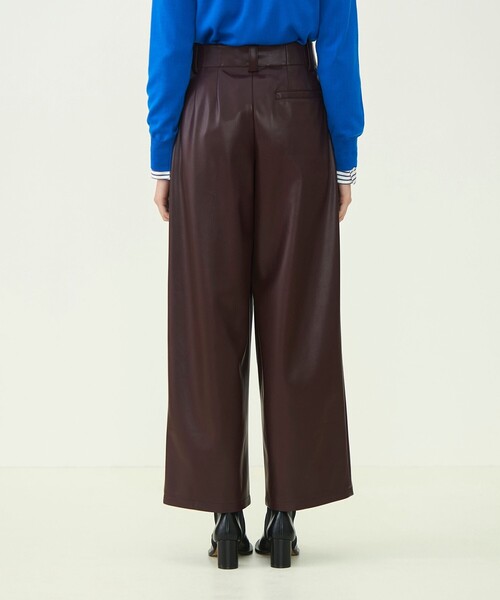 MACPHEE(マカフィー)の「【WEB先行予約】レザーライク タックテーパードパンツ(その他パンツ・レディース・イエロー/ボルドー・34/36)」の6枚目の写真