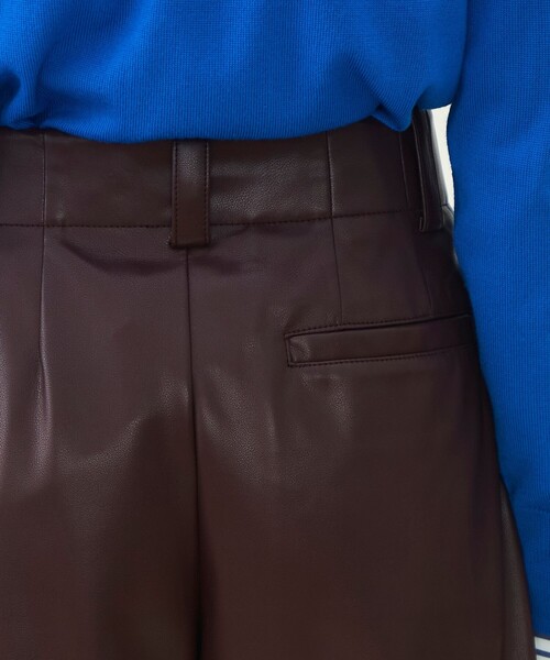MACPHEE(マカフィー)の「【WEB先行予約】レザーライク タックテーパードパンツ(その他パンツ・レディース・イエロー/ボルドー・34/36)」の8枚目の写真