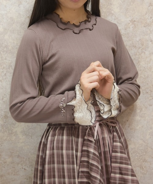 axes femme（アクシーズファム）の「ローズ付袖デザインメロープルオーバー（Tシャツ/カットソー・レディース・モカ/ブラック/キナリ/ワイン・FREE）」の3枚目の写真