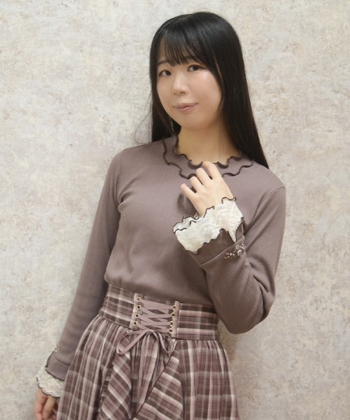 axes femme（アクシーズファム）の「ローズ付袖デザインメロープルオーバー（Tシャツ/カットソー・レディース・モカ/ブラック/キナリ/ワイン・FREE）」の6枚目の写真