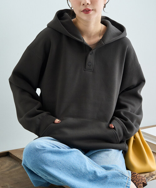 FREAK'S STORE(フリークスストア)の「限定展開 裏起毛 フード ボタン パーカー(パーカー・レディース・ワインレッド/ブラック/ナチュラル/ネイビー/ライトグレー/グレー・フリ-)」の11枚目の写真