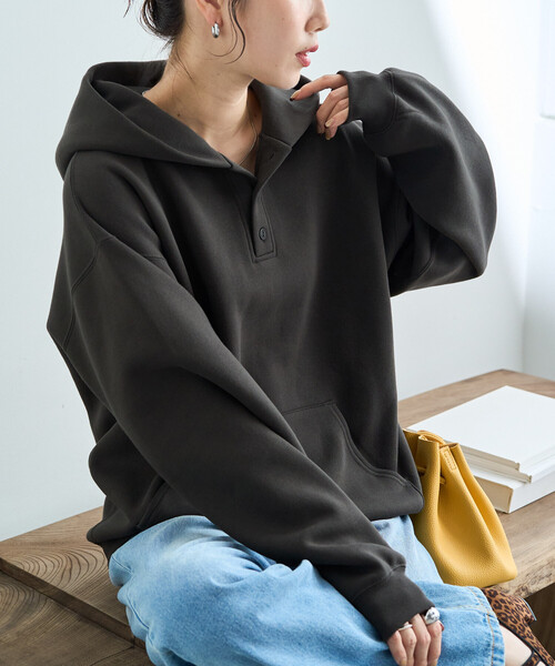 FREAK'S STORE(フリークスストア)の「限定展開 裏起毛 フード ボタン パーカー(パーカー・レディース・ワインレッド/ブラック/ナチュラル/ネイビー/ライトグレー/グレー・フリ-)」の13枚目の写真