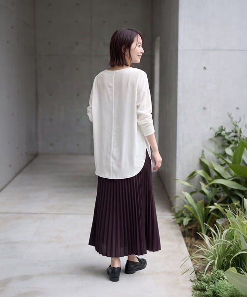 STYLE DELI(スタイルデリ)の「【selection】パウダリージョーゼット長袖ブラウスTシャツ(Tシャツ/カットソー・レディース・オフホワイト/ライトグレー・FREE)」の5枚目の写真