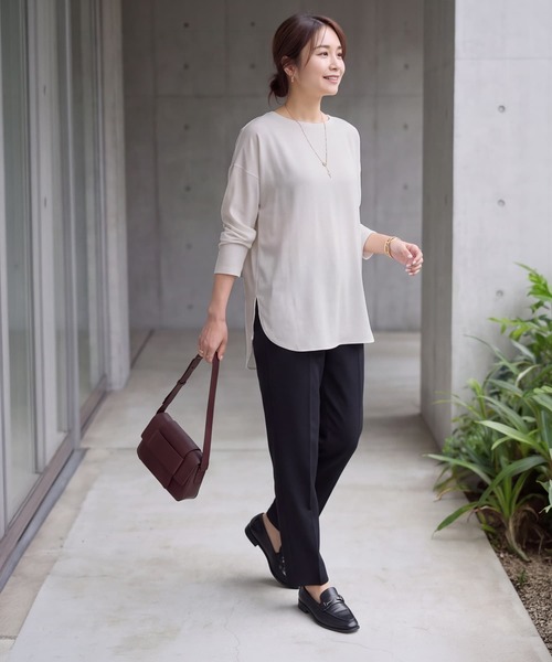 STYLE DELI(スタイルデリ)の「【selection】パウダリージョーゼット長袖ブラウスTシャツ(Tシャツ/カットソー・レディース・オフホワイト/ライトグレー・FREE)」の9枚目の写真