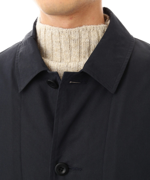 MHL.（エムエイチエル）の「PROOFED COTTON NYLON	（ステンカラーコート・メンズ・ネイビー/ベージュ・LARGE/MEDIUM/SMALL）」の14枚目の写真