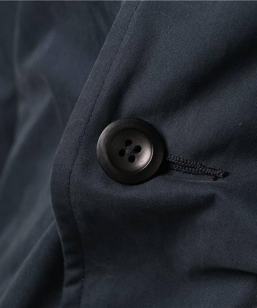 MHL.（エムエイチエル）の「PROOFED COTTON NYLON	（ステンカラーコート・メンズ・ネイビー/ベージュ・LARGE/MEDIUM/SMALL）」の5枚目の写真