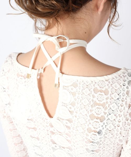 Khaju（カージュ）の「Khaju:ホルターネックレースプルオーバー（Tシャツ/カットソー・レディース・ブラック/オフホワイト・ONE SIZE）」の6枚目の写真