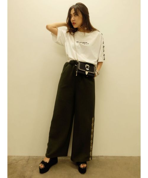 EVRIS（エヴリス）の「ショルダーレースアップBIG Tシャツ（Tシャツ/カットソー・レディース・ホワイト/ブラック/その他1・FREE）」の7枚目の写真