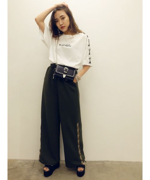 EVRIS（エヴリス）の「ショルダーレースアップBIG Tシャツ（Tシャツ/カットソー・レディース・ホワイト/ブラック/その他1・FREE）」の8枚目の写真