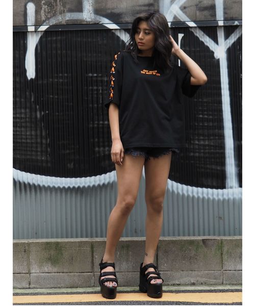 EVRIS（エヴリス）の「ショルダーレースアップBIG Tシャツ（Tシャツ/カットソー・レディース・ホワイト/ブラック/その他1・FREE）」の10枚目の写真