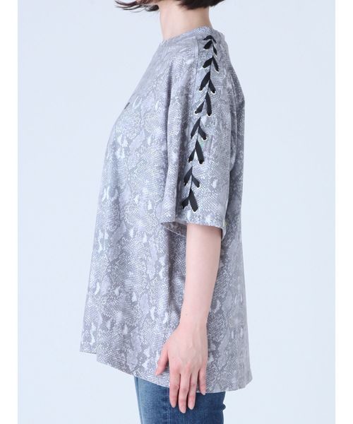 EVRIS（エヴリス）の「ショルダーレースアップBIG Tシャツ（Tシャツ/カットソー・レディース・ホワイト/ブラック/その他1・FREE）」の17枚目の写真