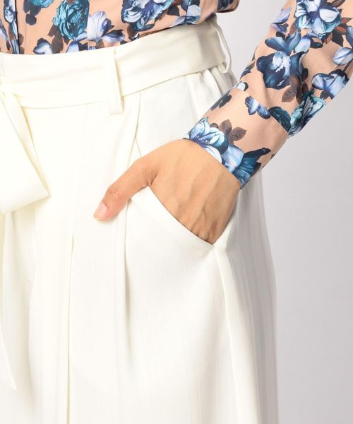 NARACAMICIE（ナラカミーチェ）の「シャドウストライプガウチョパンツ（その他パンツ・レディース・ホワイト/ネイビー/グリーン・MEDIUM）」の10枚目の写真