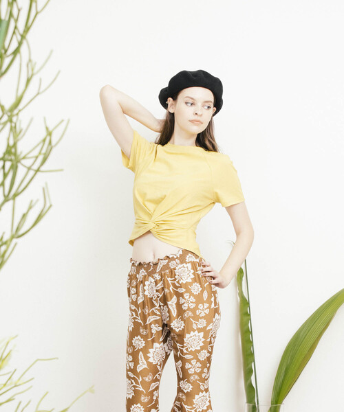 six voma(シックスヴォーマ)の「six voma ( シックスヴォーマ )/ウエストツイスト 半袖Tシャツ Waist Twist T-Shirt SV-16205(Tシャツ/カットソー・レディース・ホワイト/イエロー/キャメル/ブラック・FREE)」の8枚目の写真
