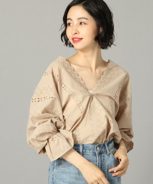 LOWRYS FARM（ローリーズファーム）の「スカラップレースブラウス　831172（シャツ/ブラウス・レディース・ブラック/オフホワイト/グリーン/ベージュ・FREE）」の4枚目の写真