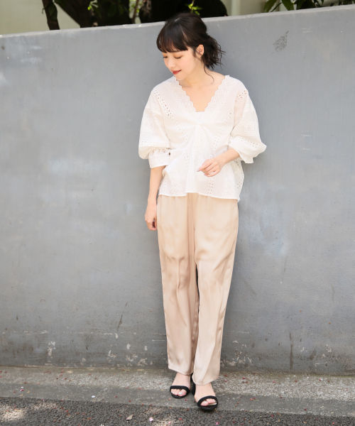 LOWRYS FARM（ローリーズファーム）の「スカラップレースブラウス　831172（シャツ/ブラウス・レディース・ブラック/オフホワイト/グリーン/ベージュ・FREE）」の18枚目の写真