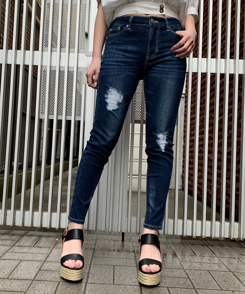 ENVYM（アンビー）の「ＪＵＳＴ ＷＡＩＳＴ ダメージＳＫＩＮＮＹ（デニムパンツ・レディース・ブルー・M/S）」の5枚目の写真