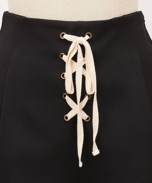 one after another NICE CLAUP(ワンアフターアナザーナイスクラップ)の「レースアップフリルショートパンツ(その他パンツ・レディース・ブラック/ブラウン/ベージュ・FREE)」の13枚目の写真