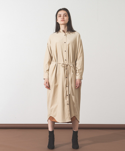 ALLUMER（アリュメール）の「コーデュロイシャツドレス（シャツワンピース・レディース・ブラック/ベージュ/カーキ・1）」の5枚目の写真