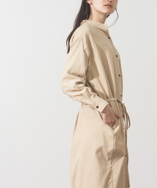 ALLUMER（アリュメール）の「コーデュロイシャツドレス（シャツワンピース・レディース・ブラック/ベージュ/カーキ・1）」の8枚目の写真