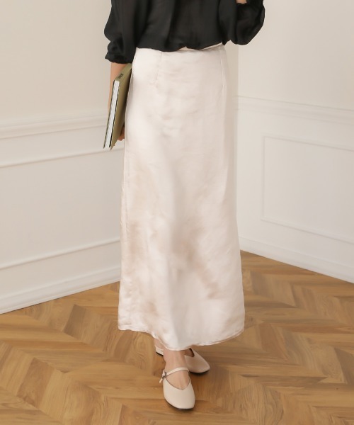 Bab（バブ）の「ヴィンテージサテンストレートスカート/シャイニーサテンエアリーマキシロングスカート（スカート・レディース・ベージュ/アイボリー/ラベンダー・38）」の22枚目の写真