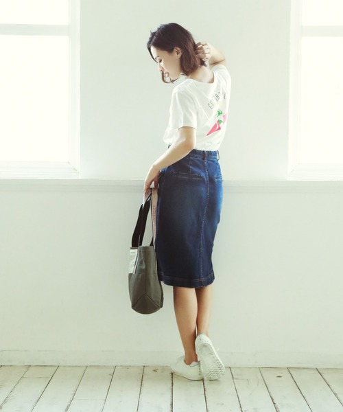 BAYFLOW(ベイフロー)の「カリフォルニアコットン アソートアートTシャツ(Tシャツ/カットソー・レディース・ホワイト/ベージュ/チャコール・SMALL/MEDIUM)」の17枚目の写真